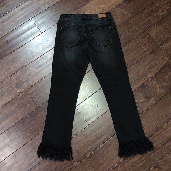 Judy Blue Black Tassel Hem Cropped Fit Mid Rise Jeans SIZE 5/27 - Picture 4 of 6